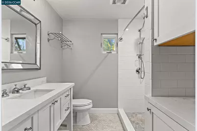 557 43rd St, Oakland, CA 94609 - Photo 18