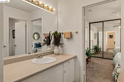 385 Jayne Ave #105, Oakland, CA 94610 - Photo 16