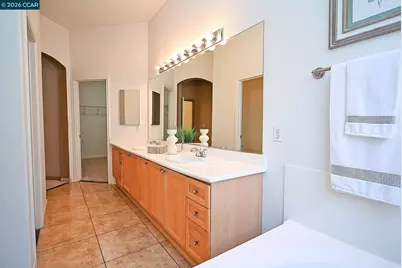 1725 Hazeltine Way, Fairfield, CA 94533 - Photo 28