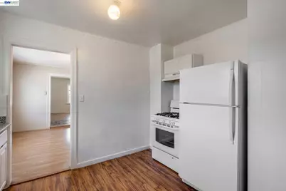 4500 San Carlos Ave, Oakland, CA 94601 - Photo 14