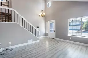 305 Helena Ct, Oakley, CA 94561 - Photo 2