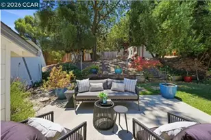 210 Vista Way, Martinez, CA 94553 - Photo 1