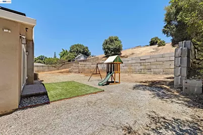 6344 Paloverde Rd, Castro Valley, CA 94552 - Photo 12
