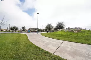 1589 Friendly, Manteca, CA 95337 - Photo 54