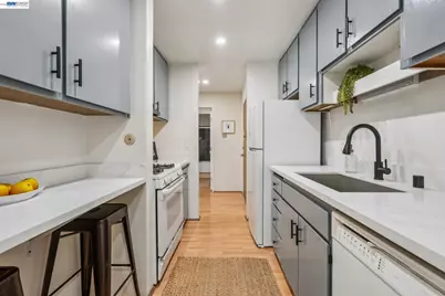 2700 Le Conte Ave #406, Berkeley, CA 94709 - Photo 14