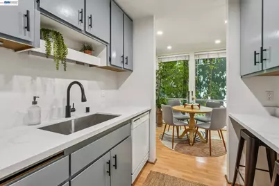 2700 Le Conte Ave #406, Berkeley, CA 94709 - Photo 16