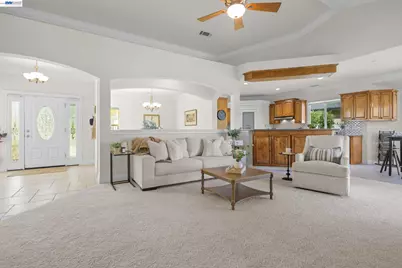 2110 Cadjew St, Redding, CA 96003 - Photo 2