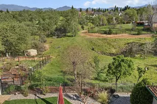 2110 Cadjew St, Redding, CA 96003 - Photo 28