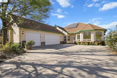 2110 Cadjew St, Redding, CA 96003 - Photo 34