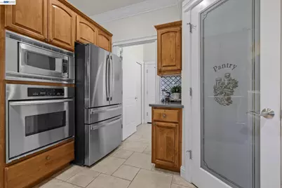 2110 Cadjew St, Redding, CA 96003 - Photo 10