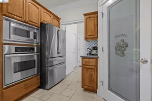 2110 Cadjew St, Redding, CA 96003 - Photo 10