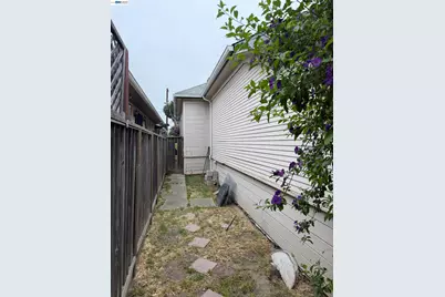 3227 Galindo St, Oakland, CA 94601 - Photo 16