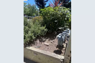 4035 Howe St, Oakland, CA 94611 - Photo 38