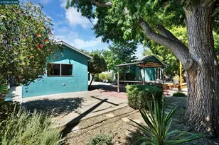 1607 Lynwood Dr, Concord, CA 94521 - Photo 16