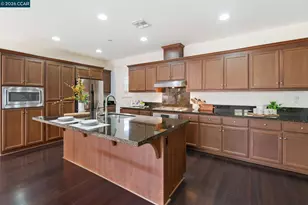 306 Crimson Cir, Vacaville, CA 95687 - Photo 8
