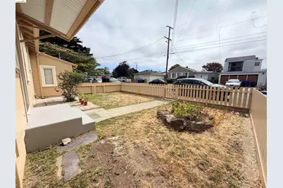 787 34th St, Richmond, CA 94805 - Photo 2