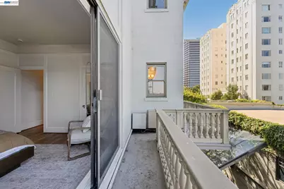 200 Lakeside Dr #202, Oakland, CA 94612 - Photo 42