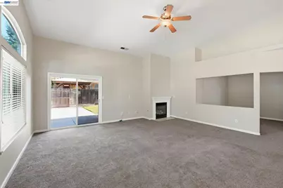 1532 Sophie Ln, Escalon, CA 95320 - Photo 6