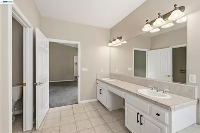 1532 Sophie Ln, Escalon, CA 95320 - Photo 34