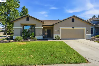 1532 Sophie Ln, Escalon, CA 95320 - Photo 1