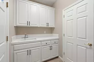1532 Sophie Ln, Escalon, CA 95320 - Photo 32