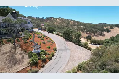 715 Castle Rock Rd, Walnut Creek, CA 94598 - Photo 42