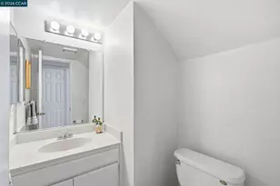 1032 Burnham Dr, Pittsburg, CA 94565 - Photo 12