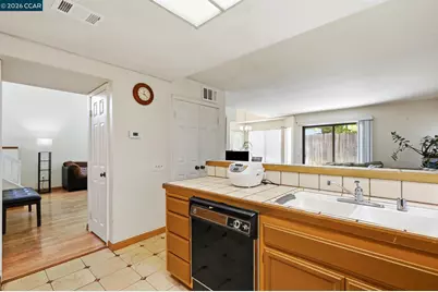 1032 Burnham Dr, Pittsburg, CA 94565 - Photo 14