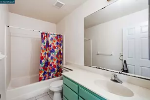 1032 Burnham Dr, Pittsburg, CA 94565 - Photo 32