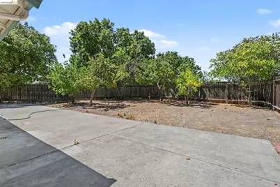 4070 Royal Links Cir, Antioch, CA 94509 - Photo 16