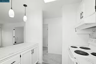 1437 Marchbanks Dr, Walnut Creek, CA 94598 - Photo 14