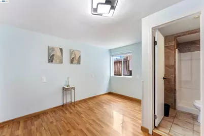 25 Regent St, San Francisco, CA 94112 - Photo 36