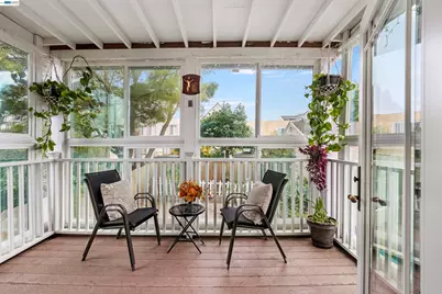 25 Regent St, San Francisco, CA 94112 - Photo 20