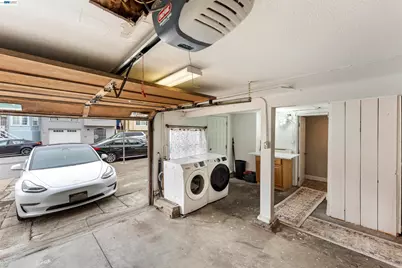 25 Regent St, San Francisco, CA 94112 - Photo 40