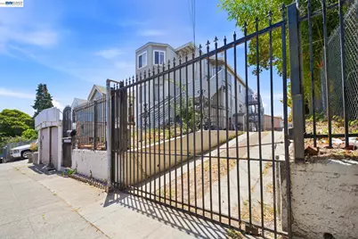 2223 23rd St, Oakland, CA 94606 - Photo 2