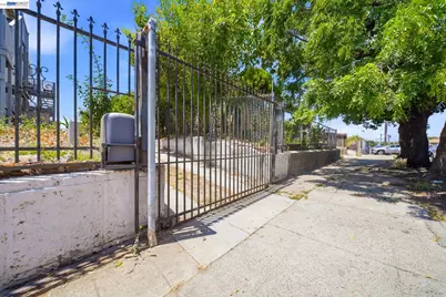 2223 23rd St, Oakland, CA 94606 - Photo 4