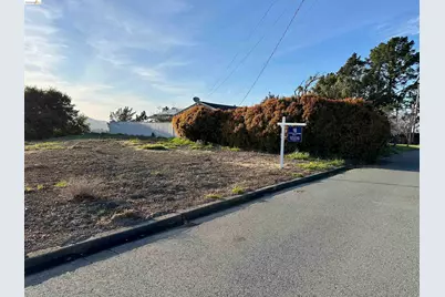 82 Zander Dr, Orinda, CA 94563 - Photo 2