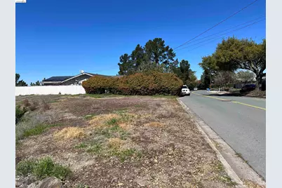82 Zander Dr, Orinda, CA 94563 - Photo 1
