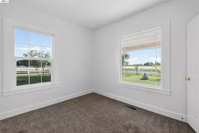 3015 Point Pleasant Rd, Elk Grove, CA 95757 - Photo 12