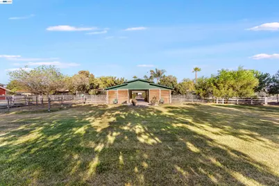 23110 Los Ranchos Dr, Tracy, CA 95304 - Photo 22