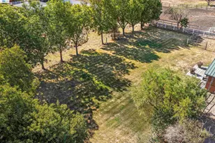 23110 Los Ranchos Dr, Tracy, CA 95304 - Photo 16