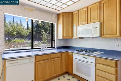 7752 Fairoaks Dr, Pleasanton, CA 94588 - Photo 4