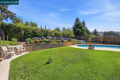 7752 Fairoaks Dr, Pleasanton, CA 94588 - Photo 26