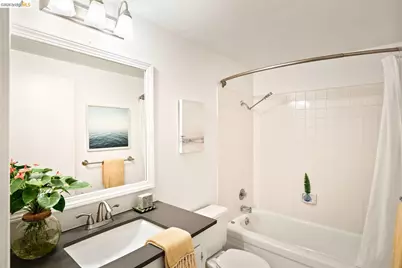 32 Sereno Circle, Oakland, CA 94619 - Photo 36