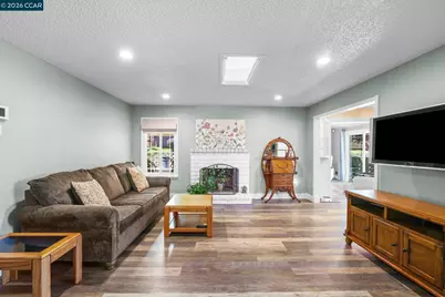 2124 Impala Ct, Pittsburg, CA 94565 - Photo 6