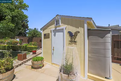 2124 Impala Ct, Pittsburg, CA 94565 - Photo 30
