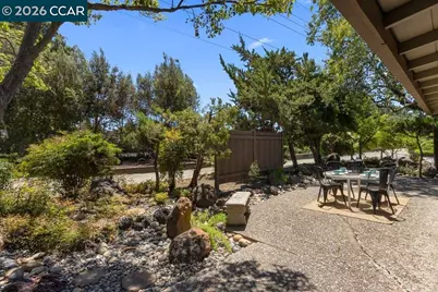 1201 Monument Blvd #SPC 17, Concord, CA 94520 - Photo 22