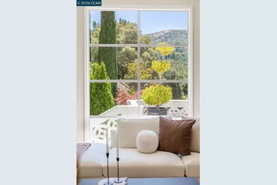 8 Camino Lenada, Orinda, CA 94563 - Photo 10