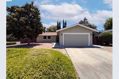 1496 Soccer Ct, Concord, CA 94518 - Photo 28