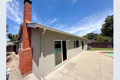 1496 Soccer Ct, Concord, CA 94518 - Photo 34